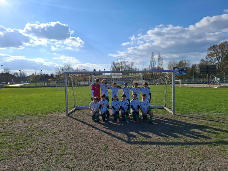 PIAST PIASTÓW – NAPRZÓD 2014 A