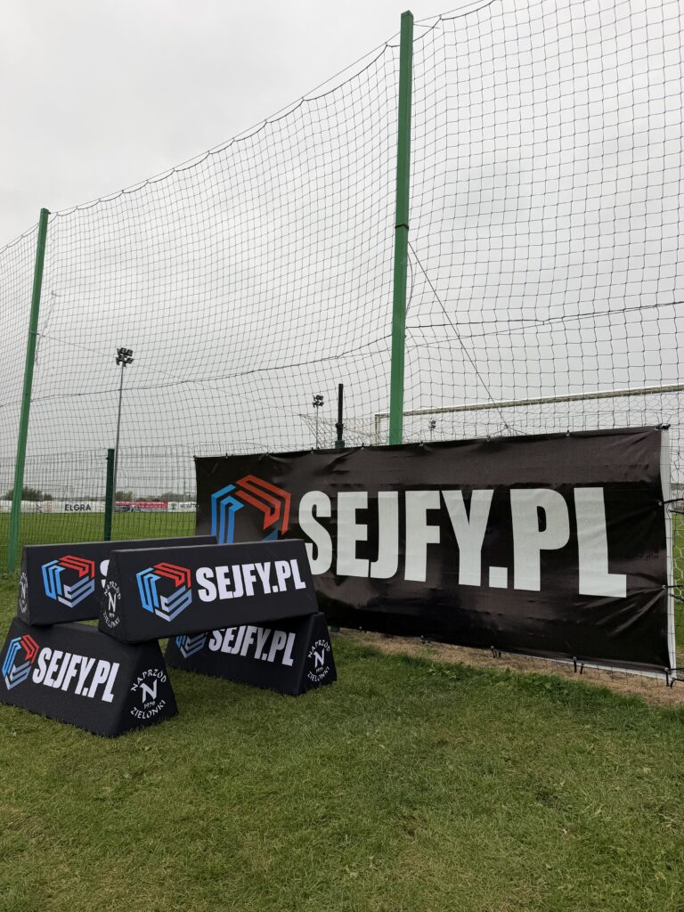 Sejfy.pl z bandami reklamowymi